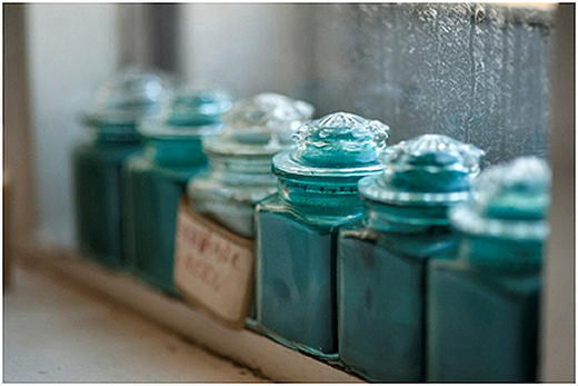 Pigments arranged on the window sill